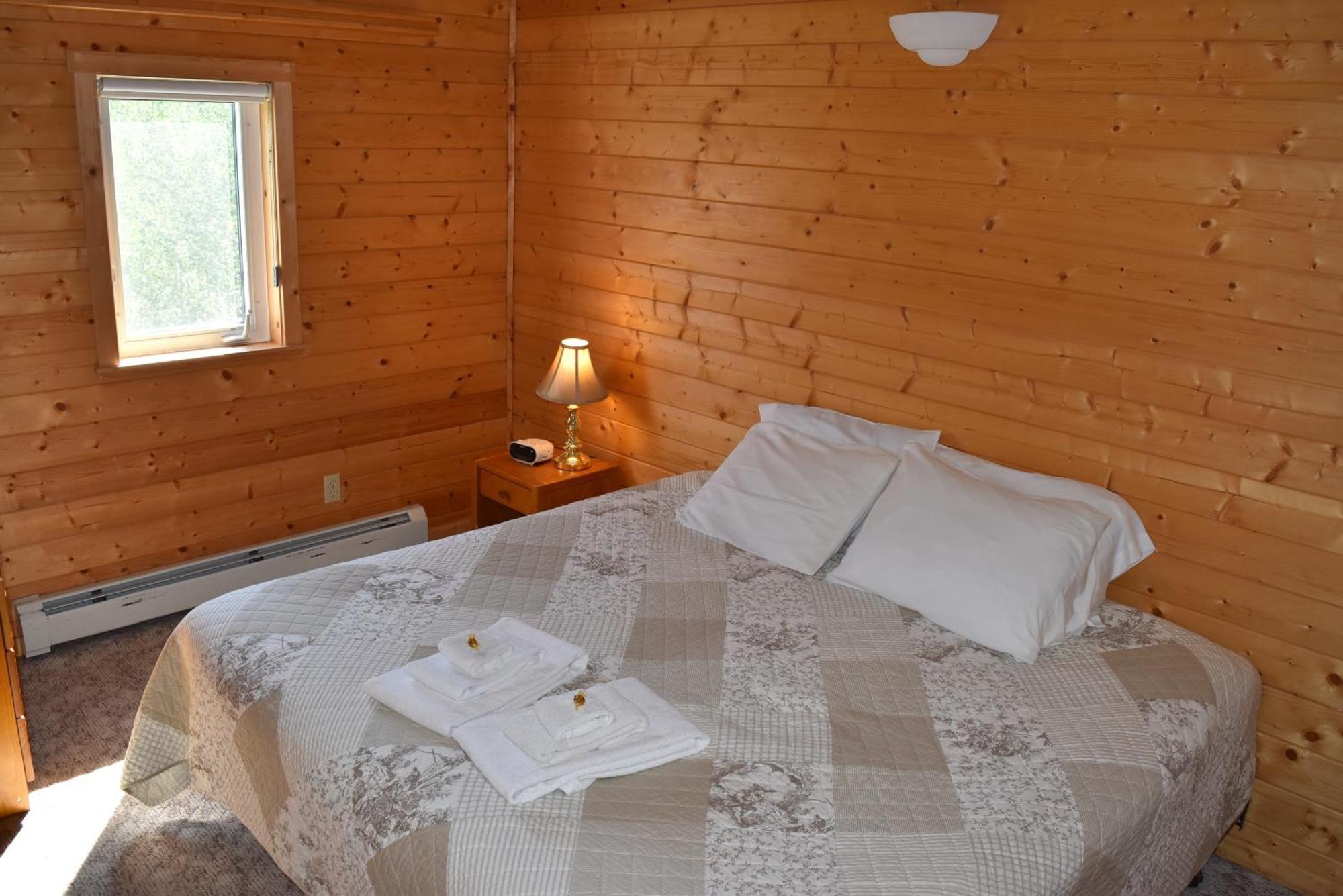 Sundog Retreat Hotel Whitehorse Room photo