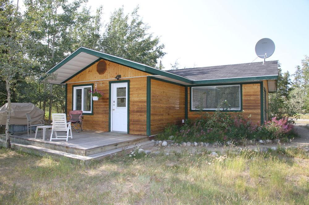 Sundog Retreat Hotel Whitehorse Exterior photo